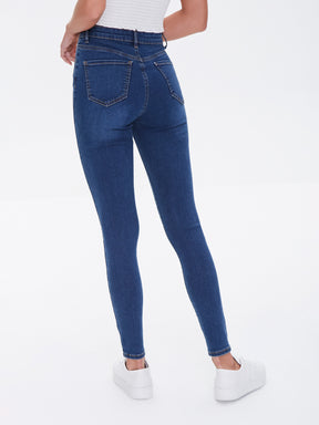 מכנסי ג'ינס בגזרת סקיני
