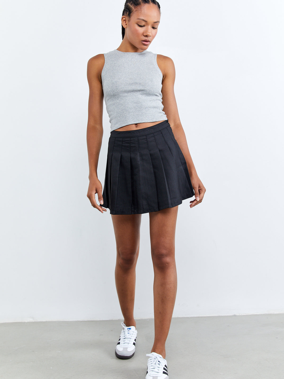 חצאית מיני קפלים