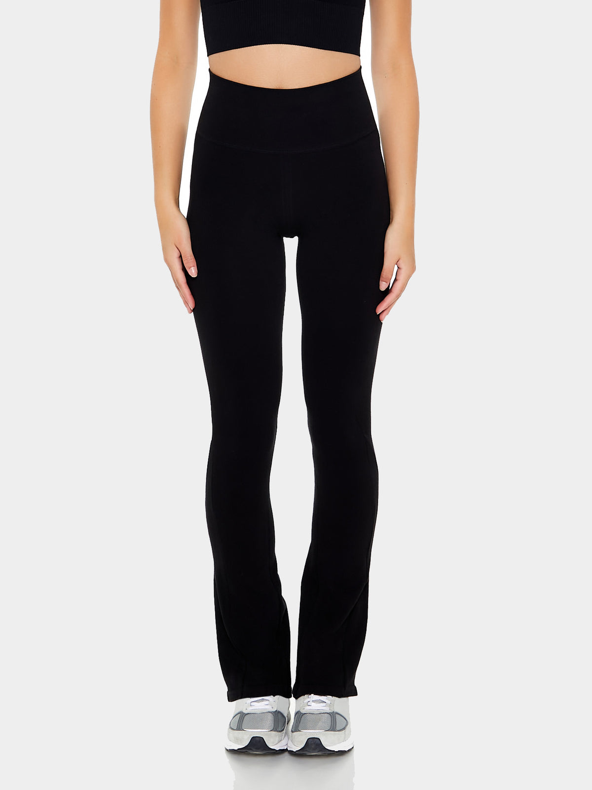 טייץ ספורטיבי עם מותן גבוהה וגזרה מתרחבת