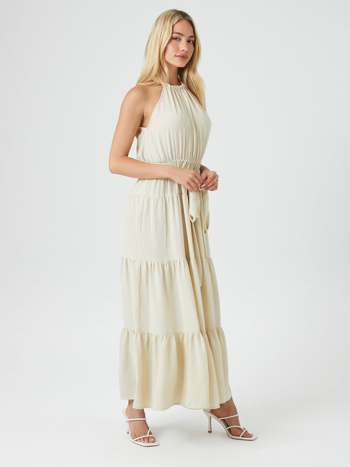 שמלת מקסי בשילוב חגורת קשירה