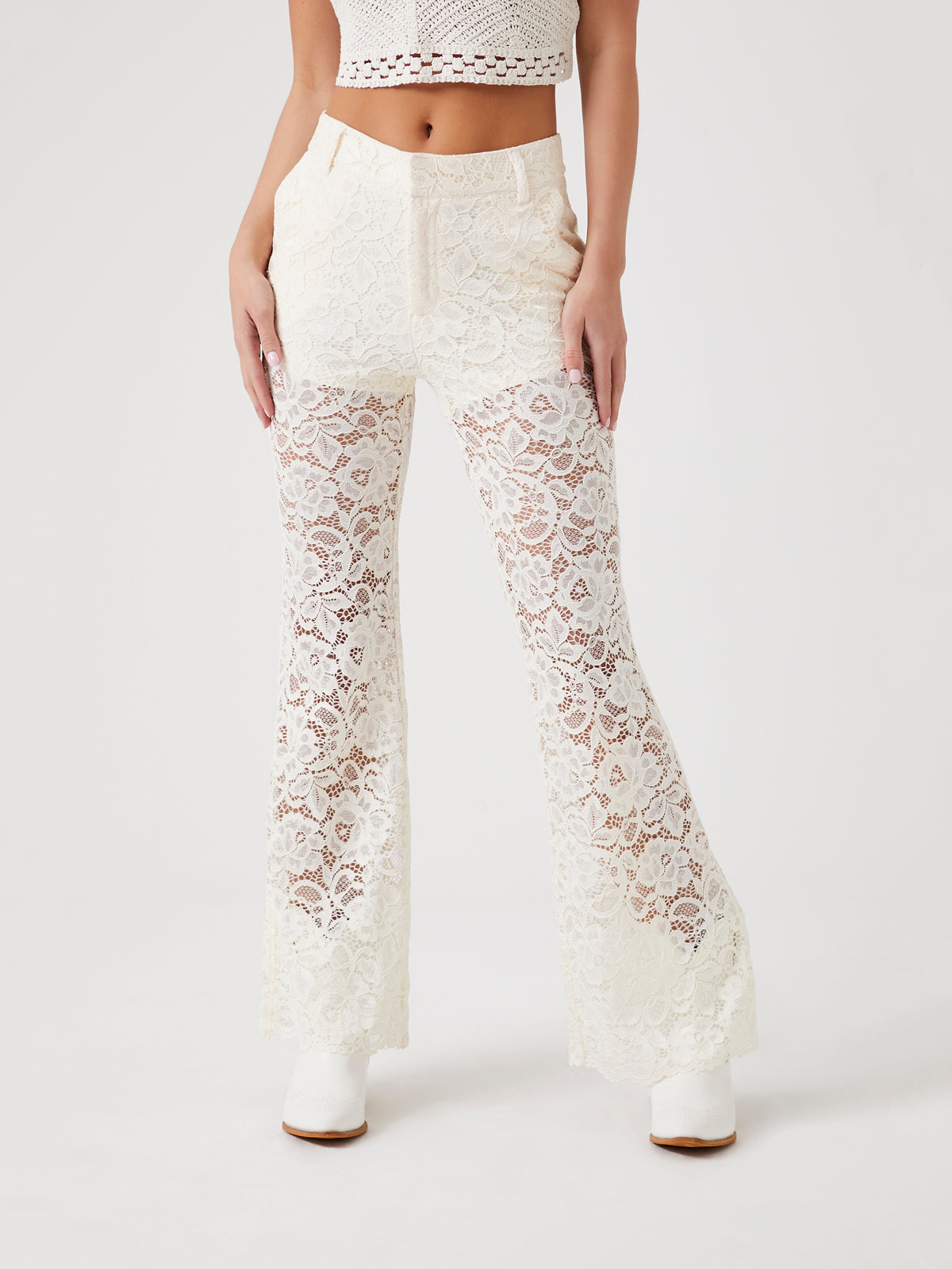 מכנסי תחרה בגזרת פדלפון- FOREVER 21|פוראבר 21