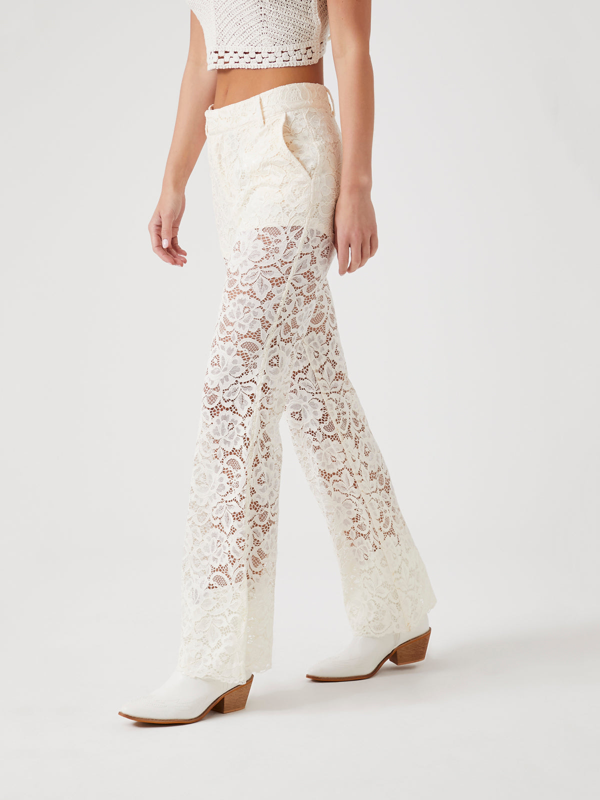 מכנסי תחרה בגזרת פדלפון- FOREVER 21|פוראבר 21