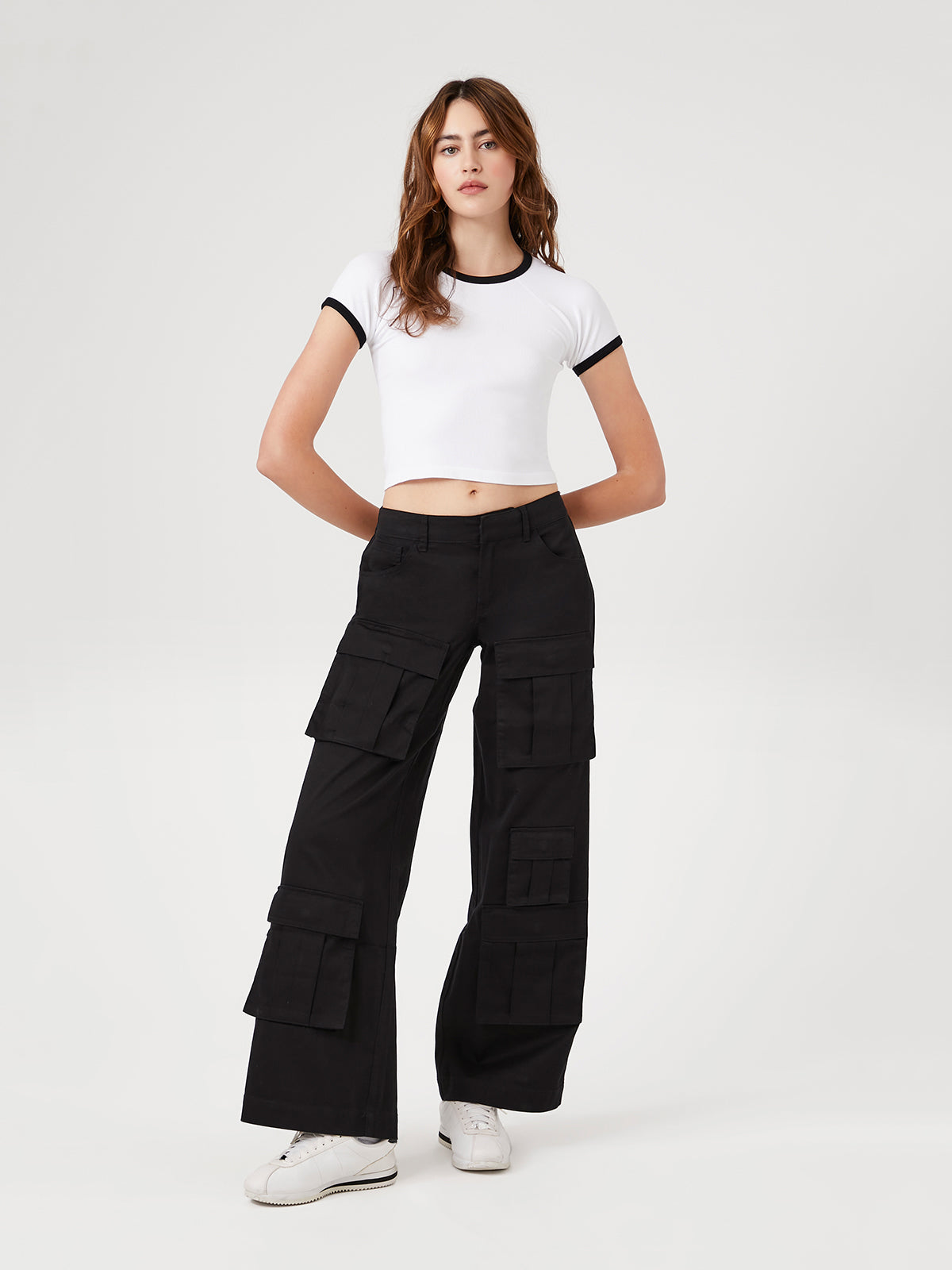 מכנסי דגמ'ח בגזרה נמוכה