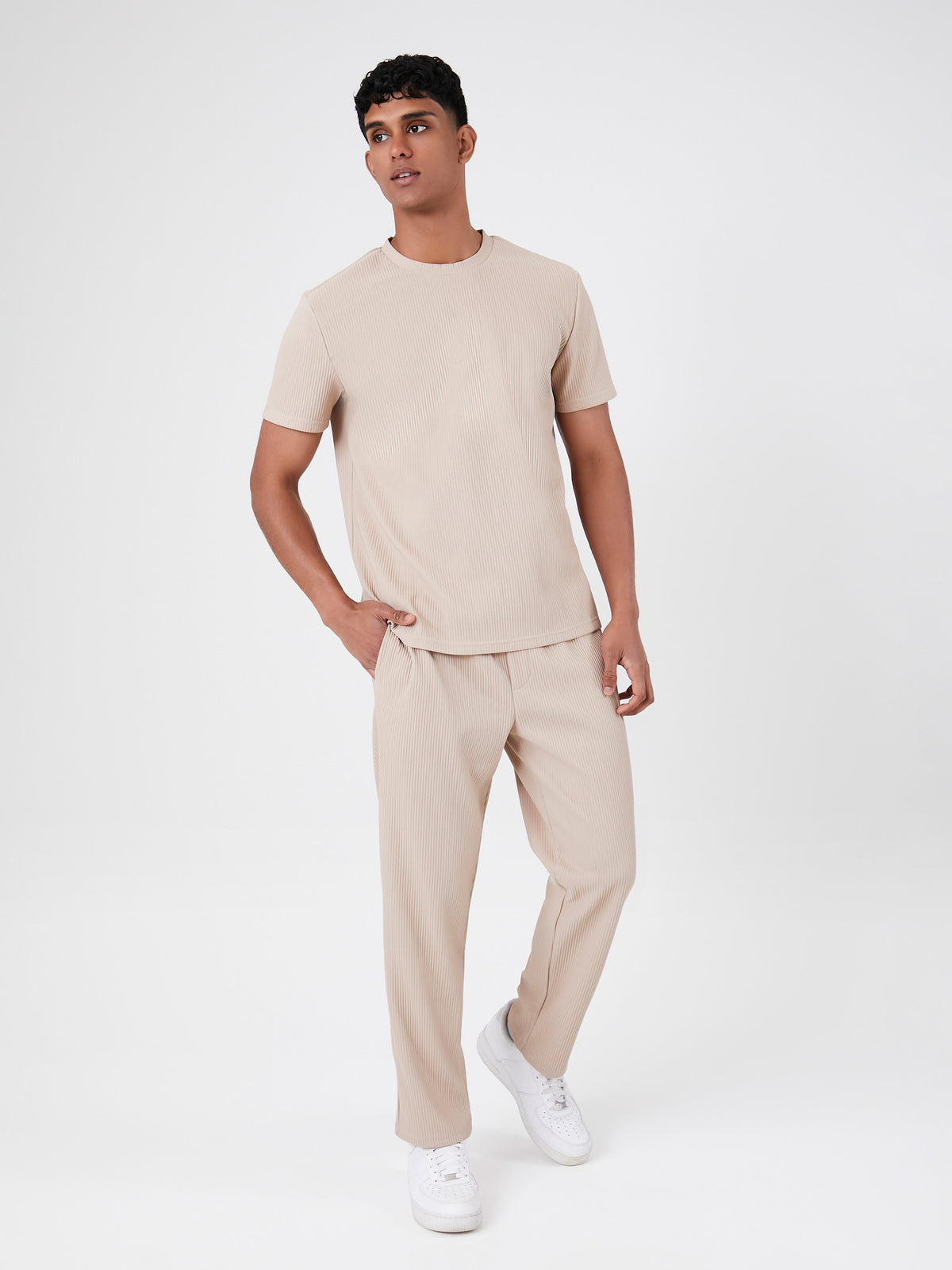 מכנסיים בטקסטורת פסים