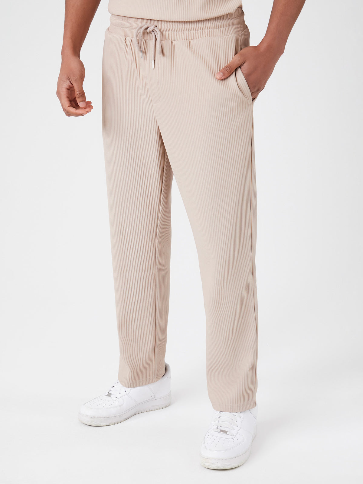 מכנסיים בטקסטורת פסים