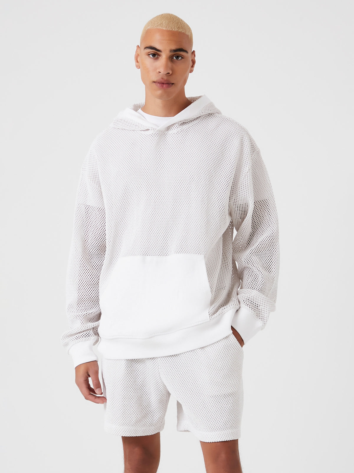 מכנסי רשת קצרים