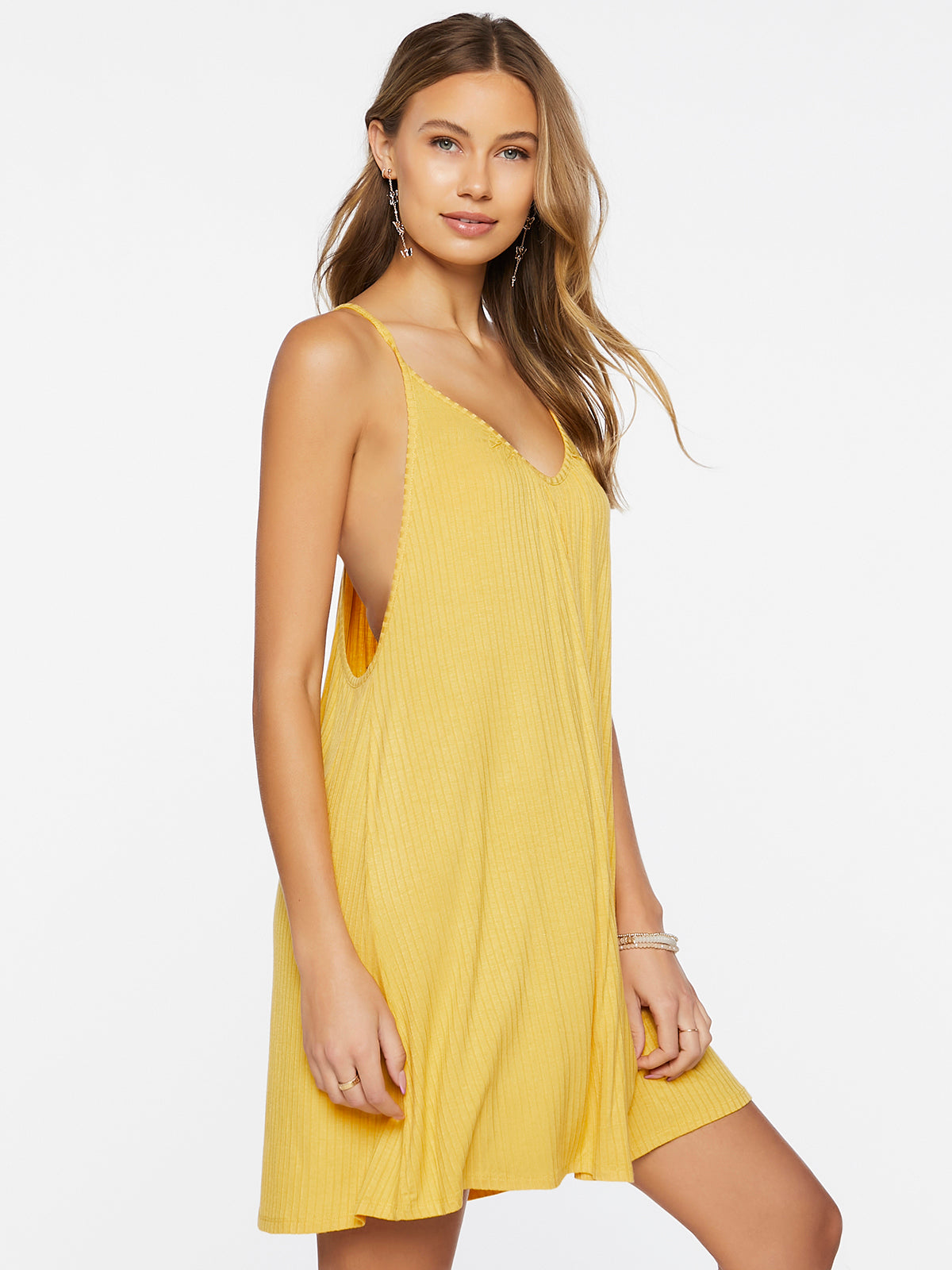 שמלת מיני נשפכת