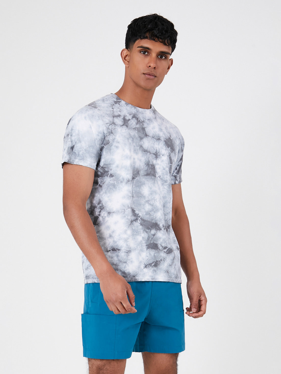 מכנסיים קצרים בשילוב חגורת קליפס