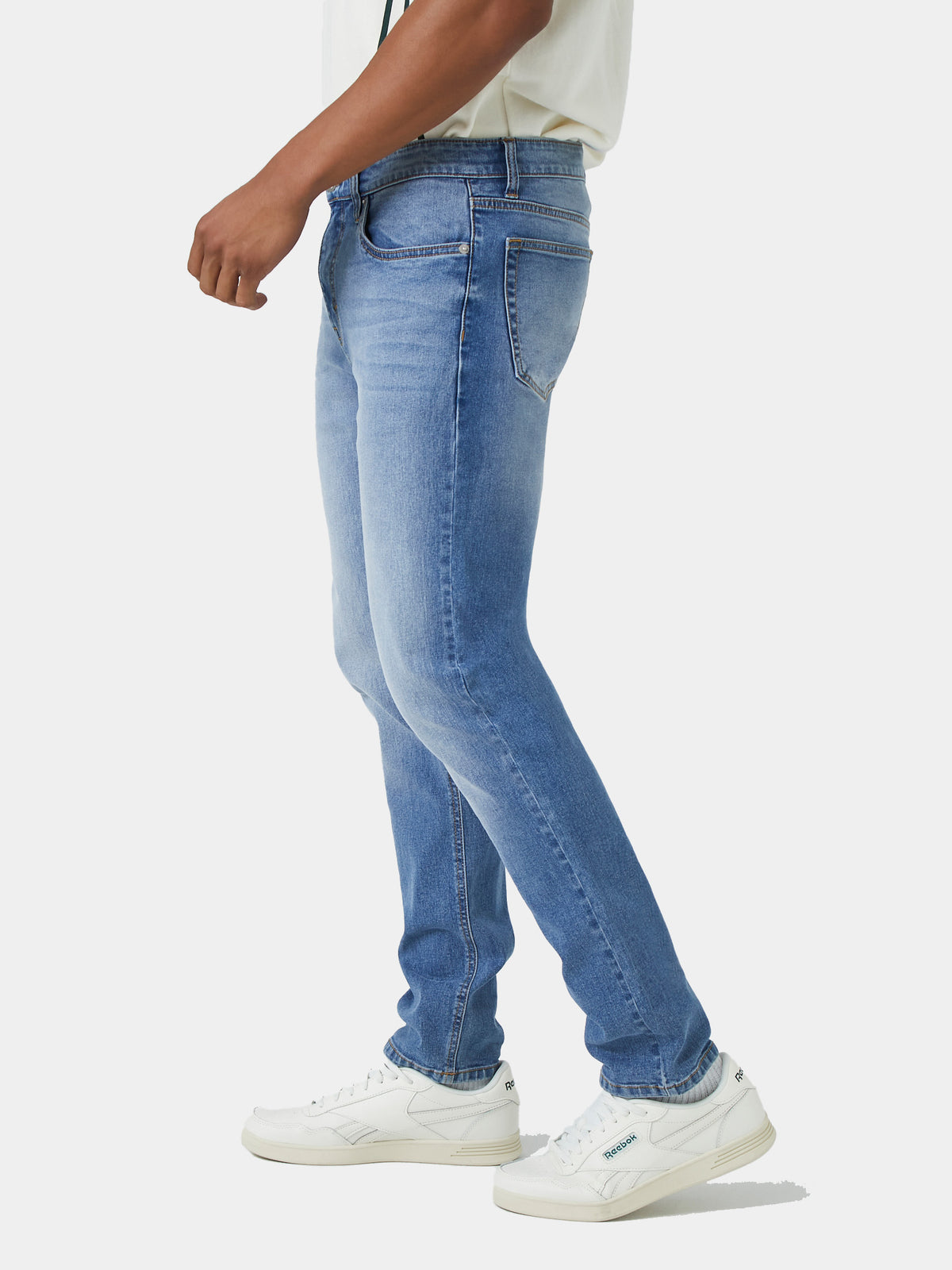 ג'ינס סטרץ' בגזרה צמודה עם אפקט שחיקה ועיצוב חמישה כיסים