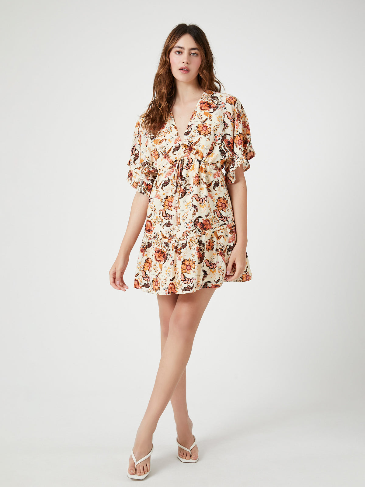 שמלת מיני פרחונית עם עיטור רפל וסגירת קשירה