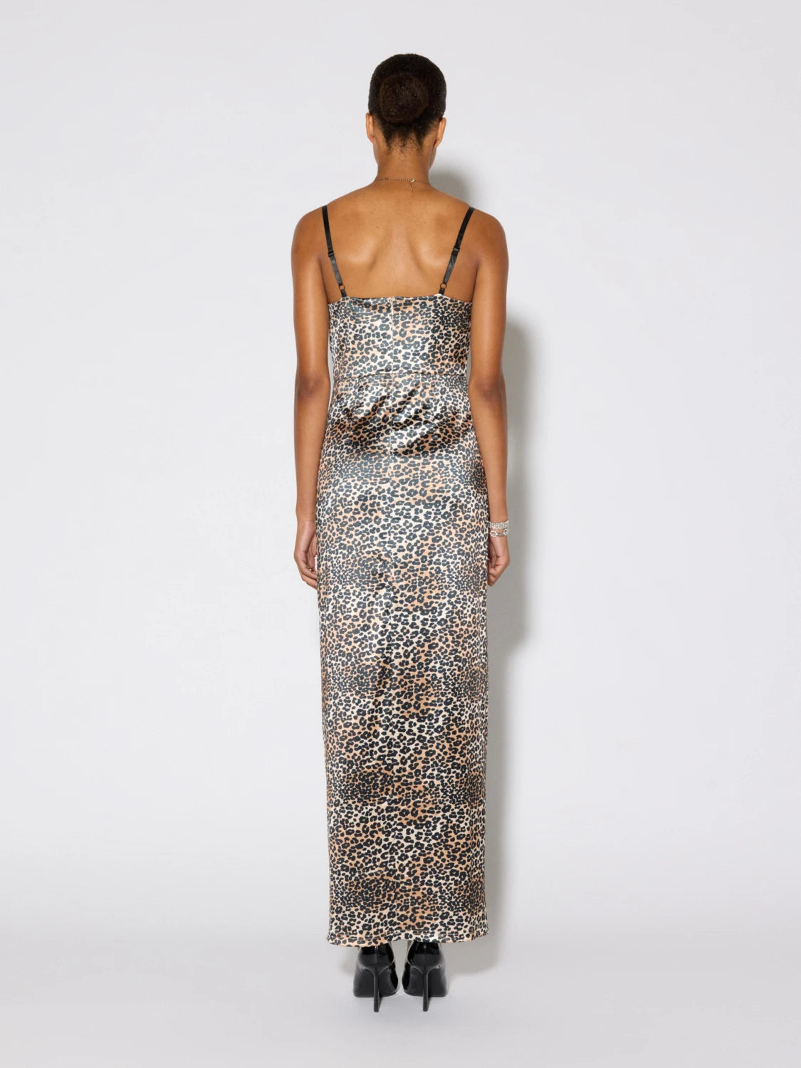 שמלת סטאן מקסי מנומרת