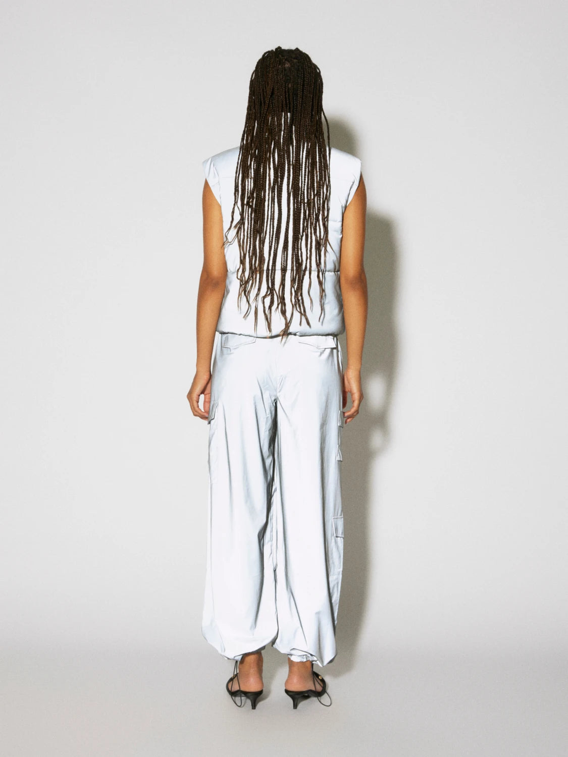 מכנסי קרגו במראה מבריק