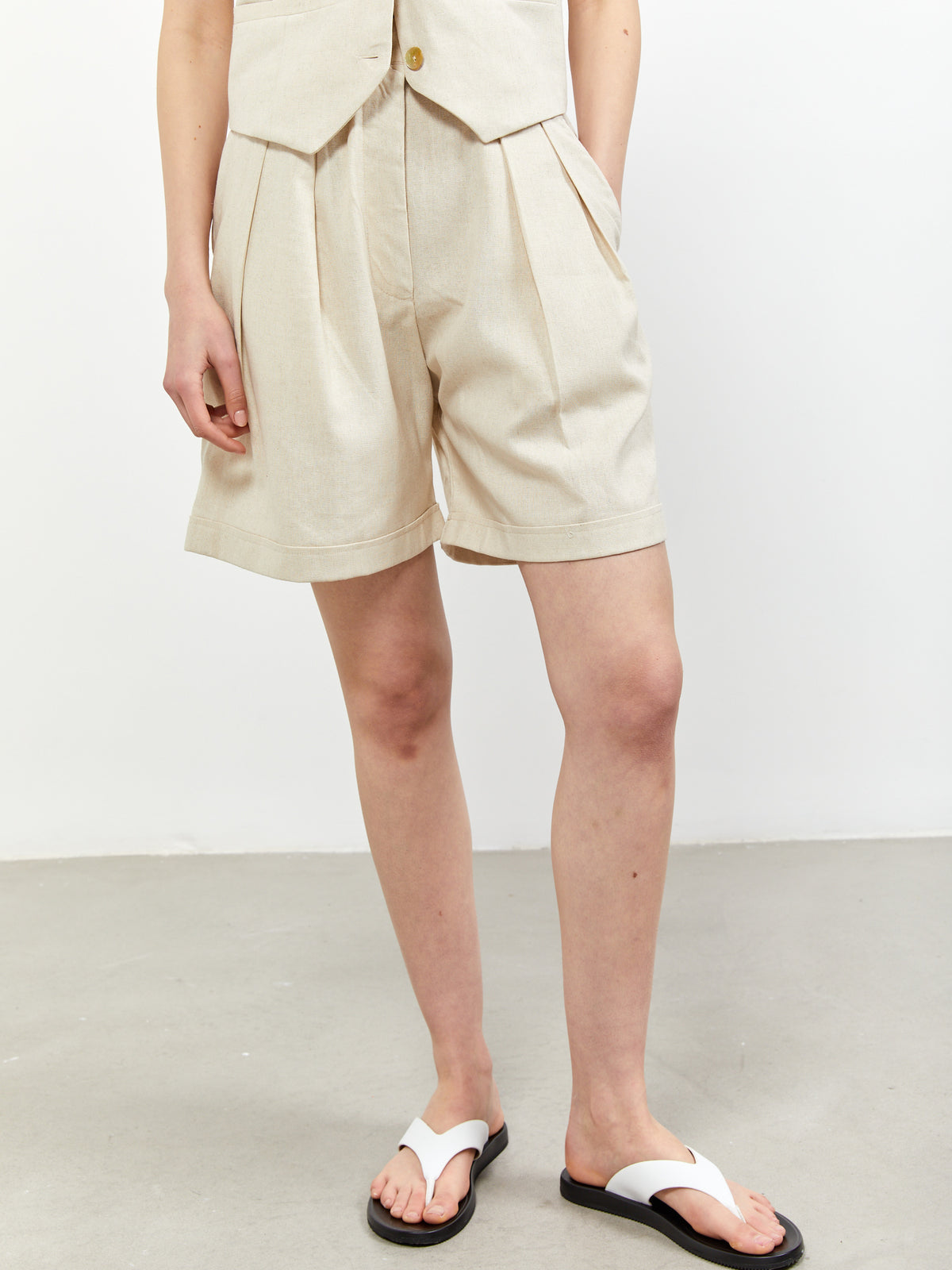 מכנסי ברמודה מחוייטים