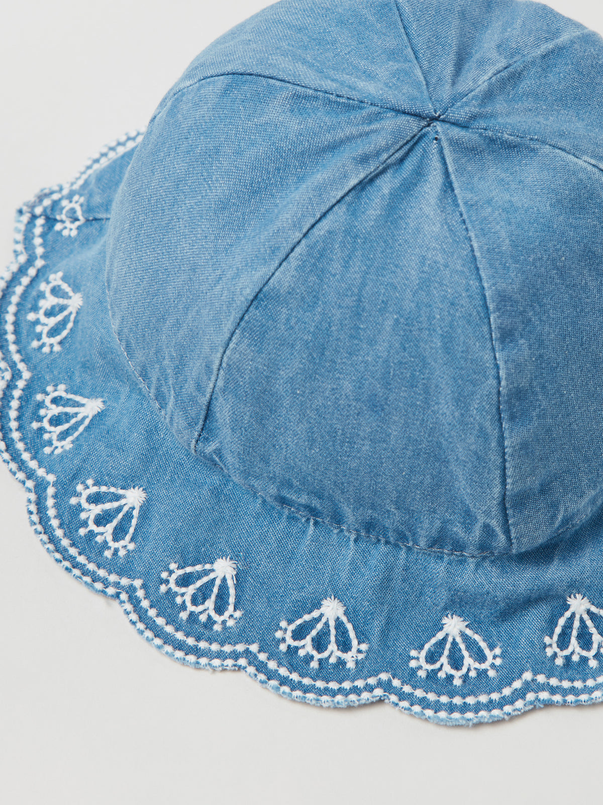 כובע רחב שוליים בשילוב רקמה / תינוקות