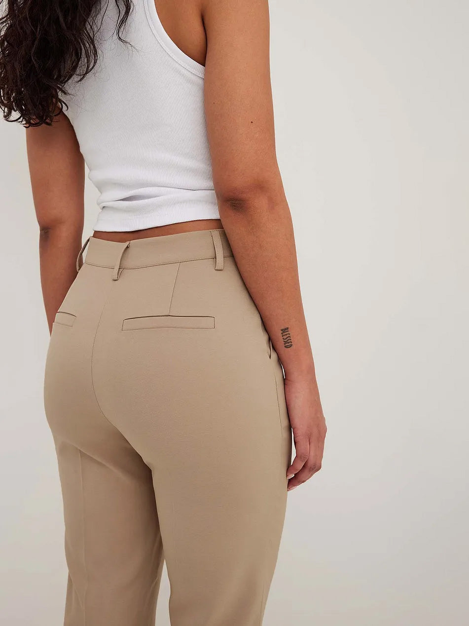 מכנסיים מחוייטים באורך קרופ