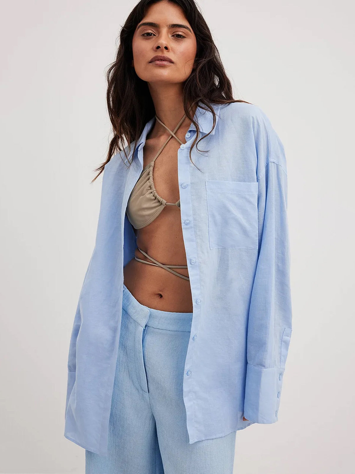 חולצה מכופתרת בשילוב פשתן