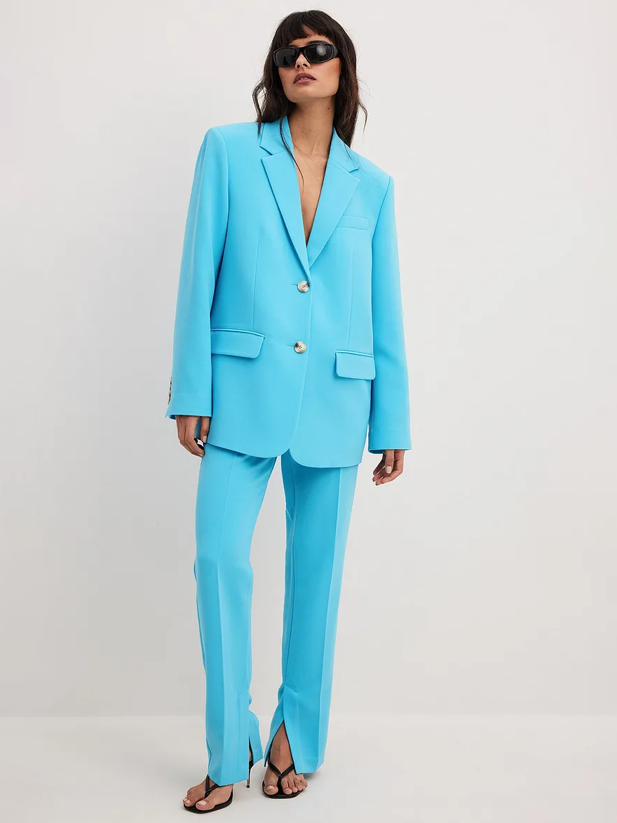 בלייזר אוברסייז מחוייט