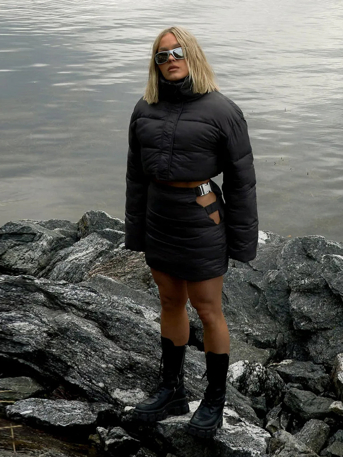 חצאית מיני פאף בשילוב אבזם ANGELICA BLICK X NA-KD