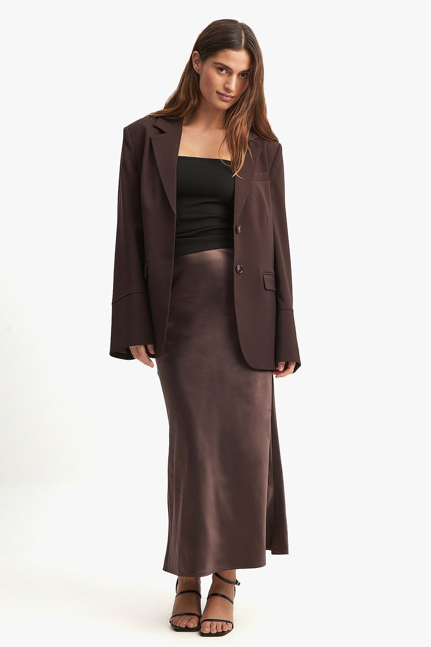 חצאית מידי סאטן בגזרה נשפכת