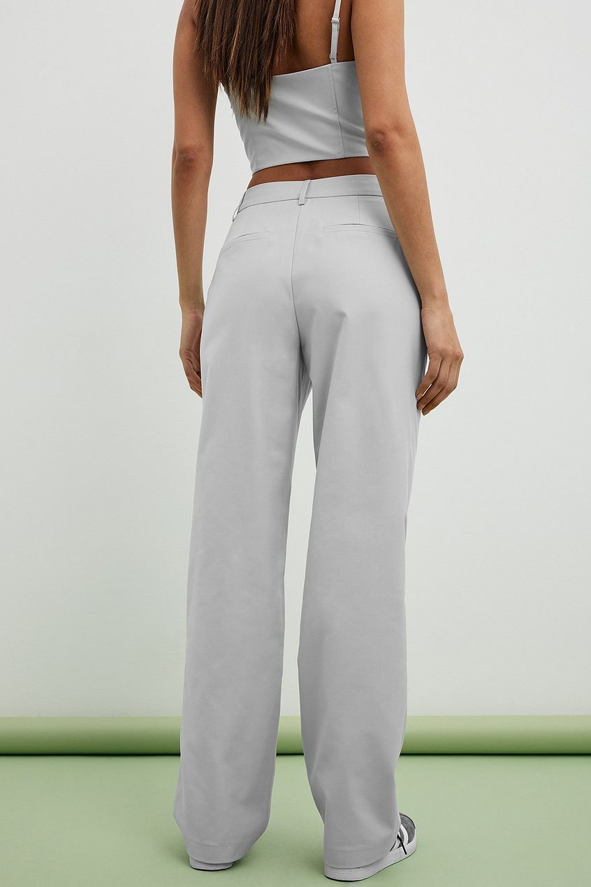 מכנסי חליפה מחויטים בגזרה ישרה