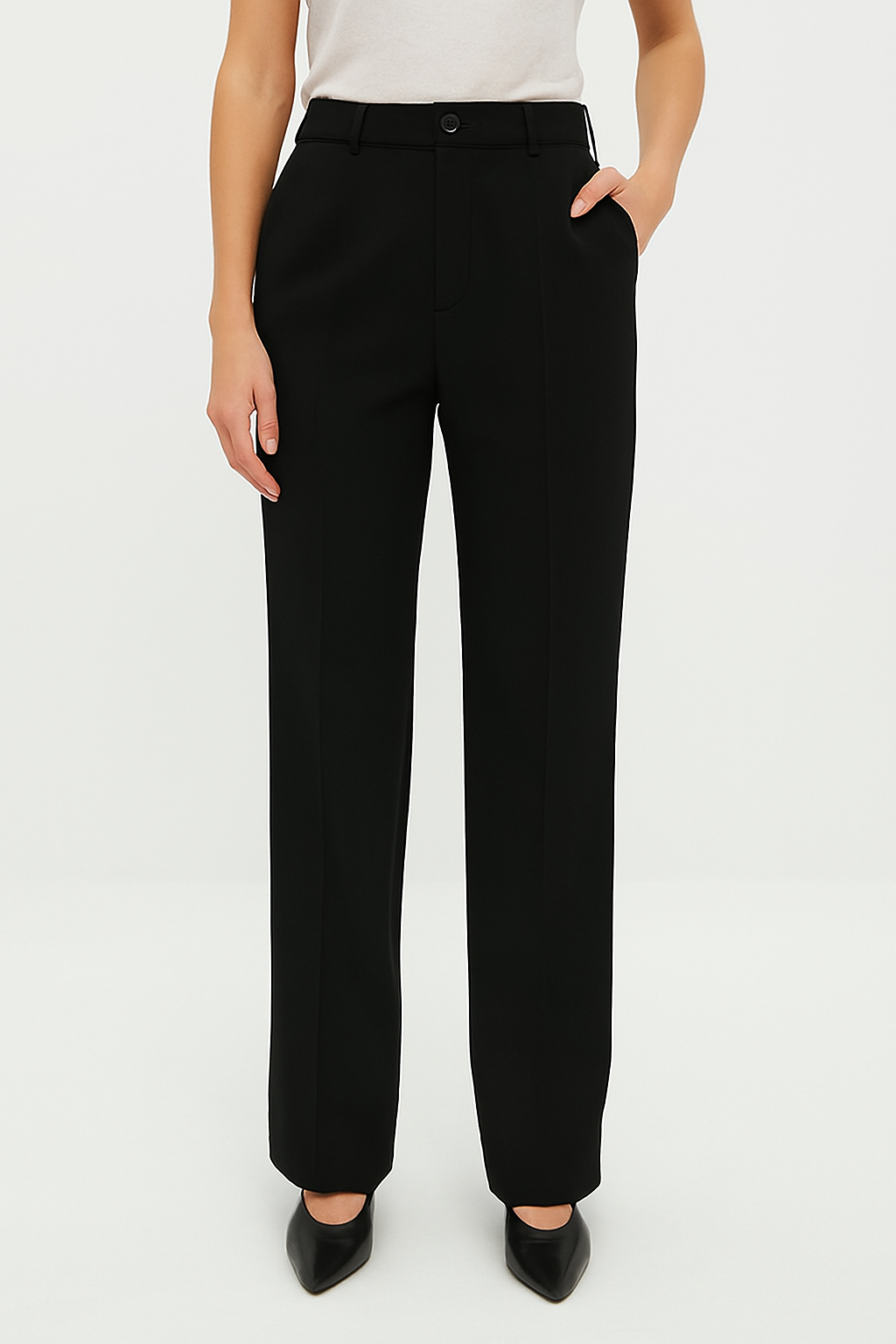 מכנסי חליפה בגזרה ישרה ובמותן בינונית