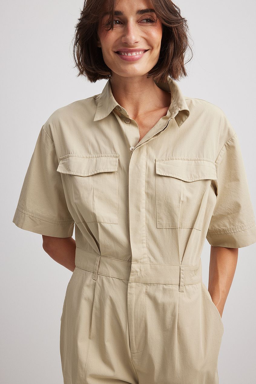 אוברול כיסים עם שרוולים קצרים