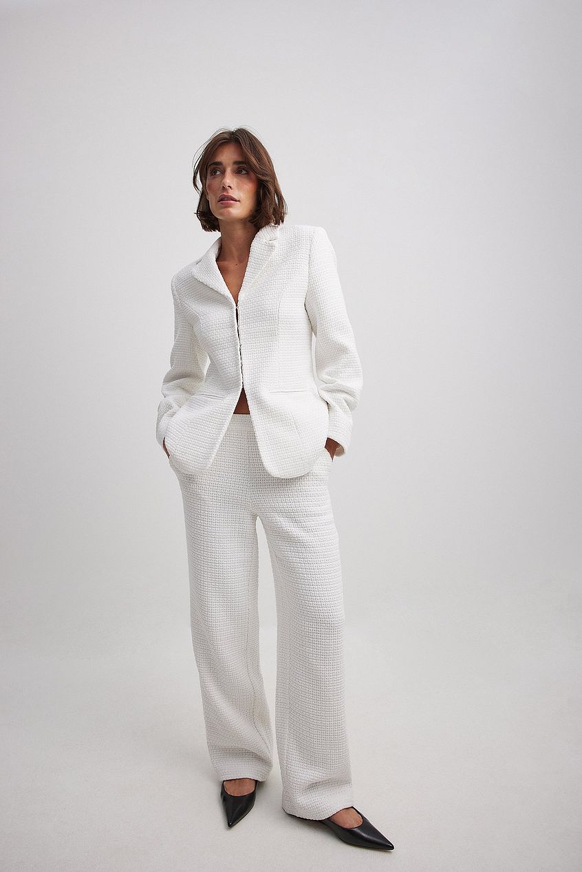 בלייזר טוויד מחויט עם סגירת קרסים