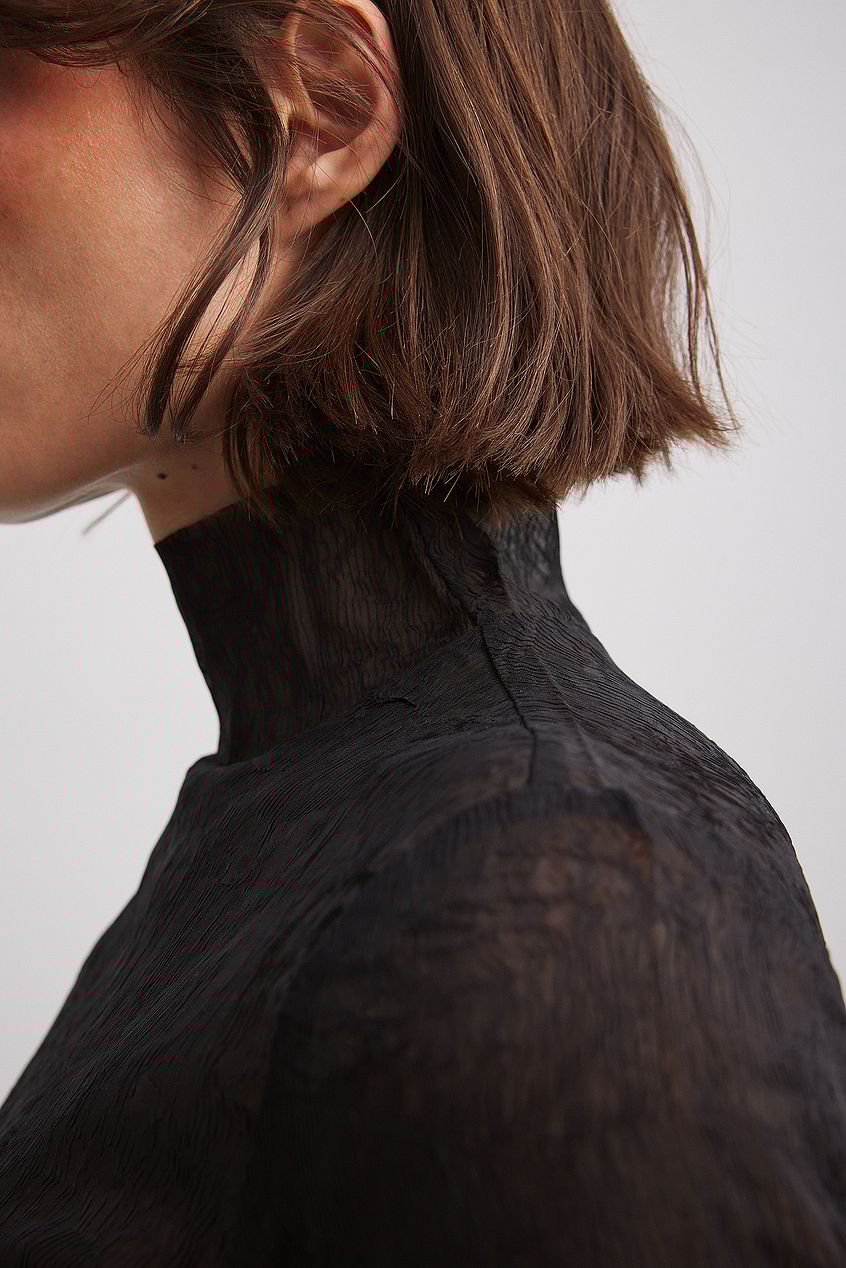 טופ גולף צמוד מבד מובנה Josefine HJ x NA-KD- NA-KD|נייקד