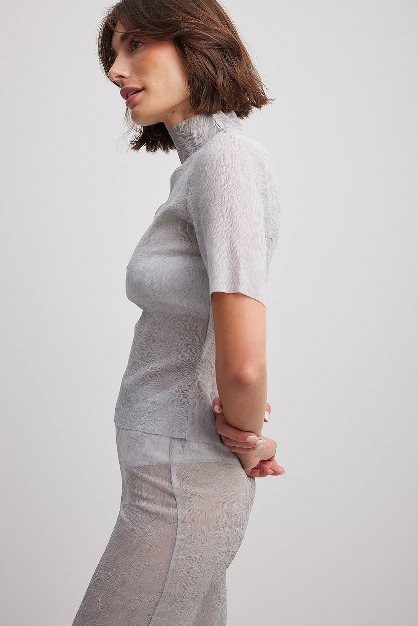 טופ גולף צמוד מבד מובנה Josefine HJ x NA-KD- NA-KD|נייקד