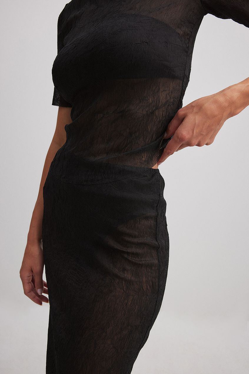 חצאית מקסי בגזרה ישרה מבד מובנה Josefine HJ x NA-KD