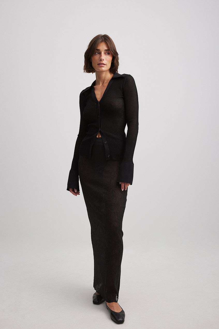 טופ ארוך עם כפתורים ושרוולים ארוכים Josefine HJ x NA-KD