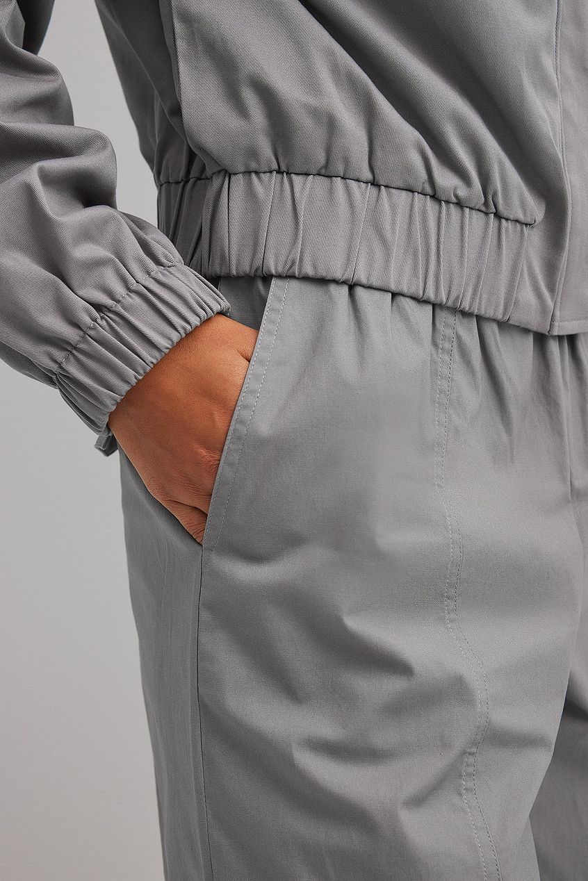 מכנסי קארגו בגזרה רחבה עם מותן גמישה- NA-KD|נייקד