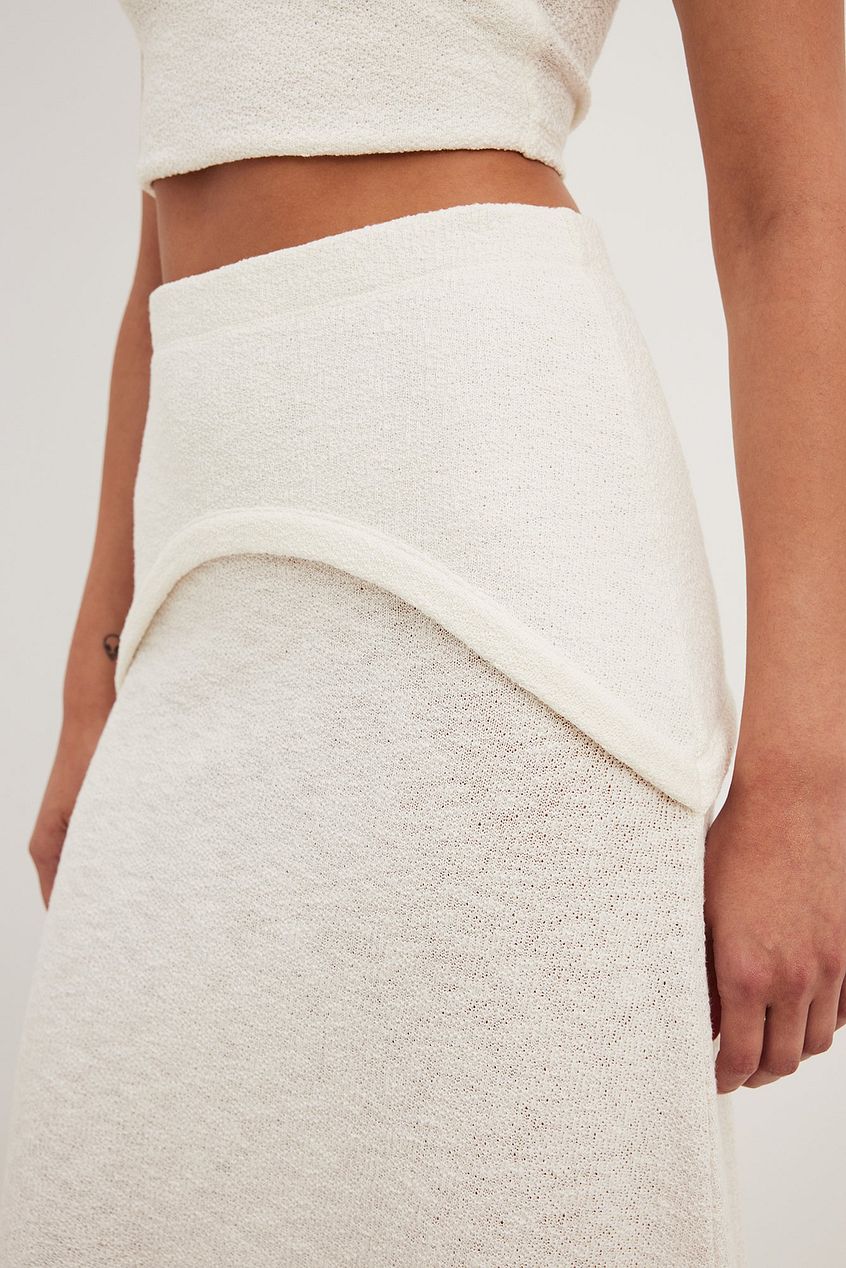 חצאית מקסי סרוגה בגזרה נשפכת Lillie Grace x NA-KD