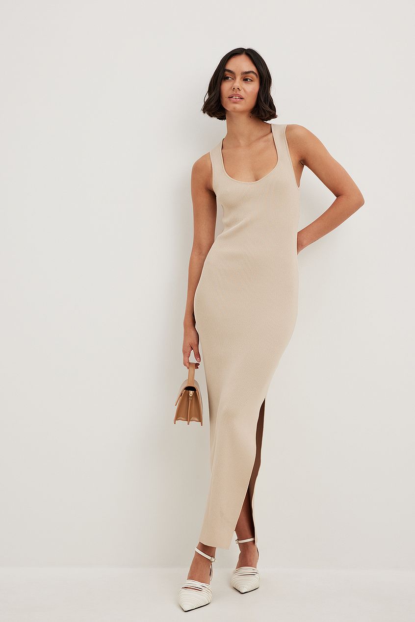 שמלת מקסי ריב עם שסע בצד Lillie Grace x NA-KD