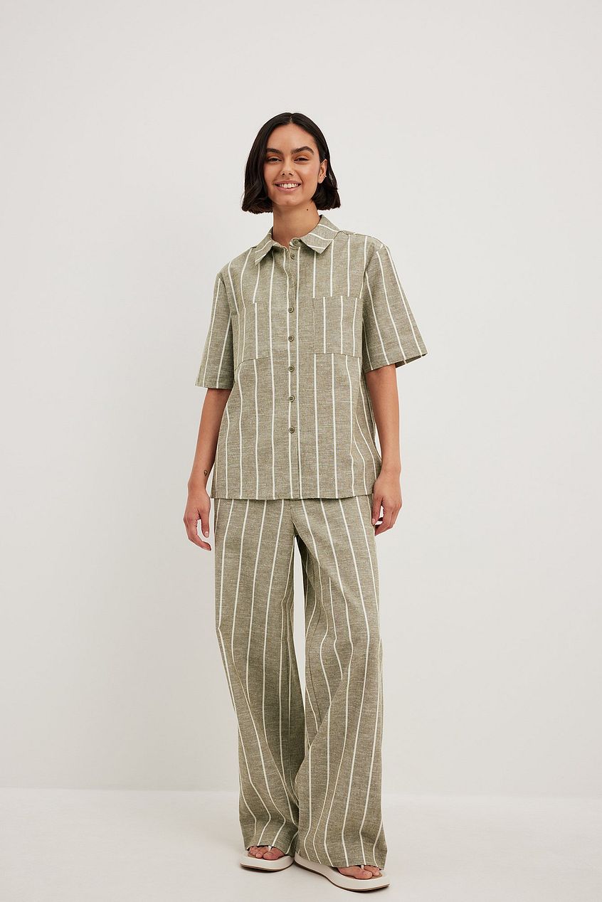 חולצת פשתן עם כיסים Lillie Grace x NA-KD