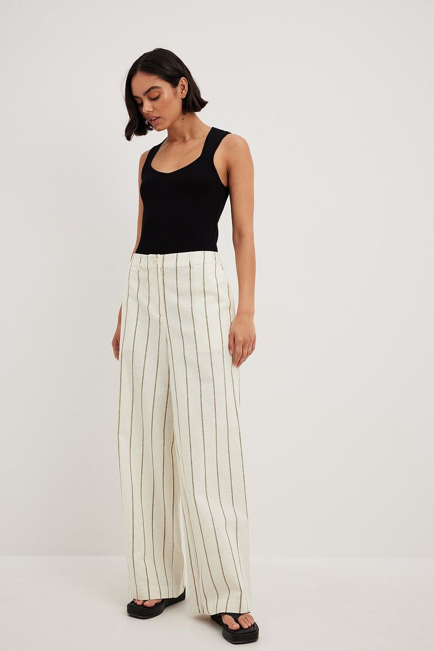 מכנסי פשתן בגזרה ישרה ובמותן בינונית Lillie Grace x NA-KD