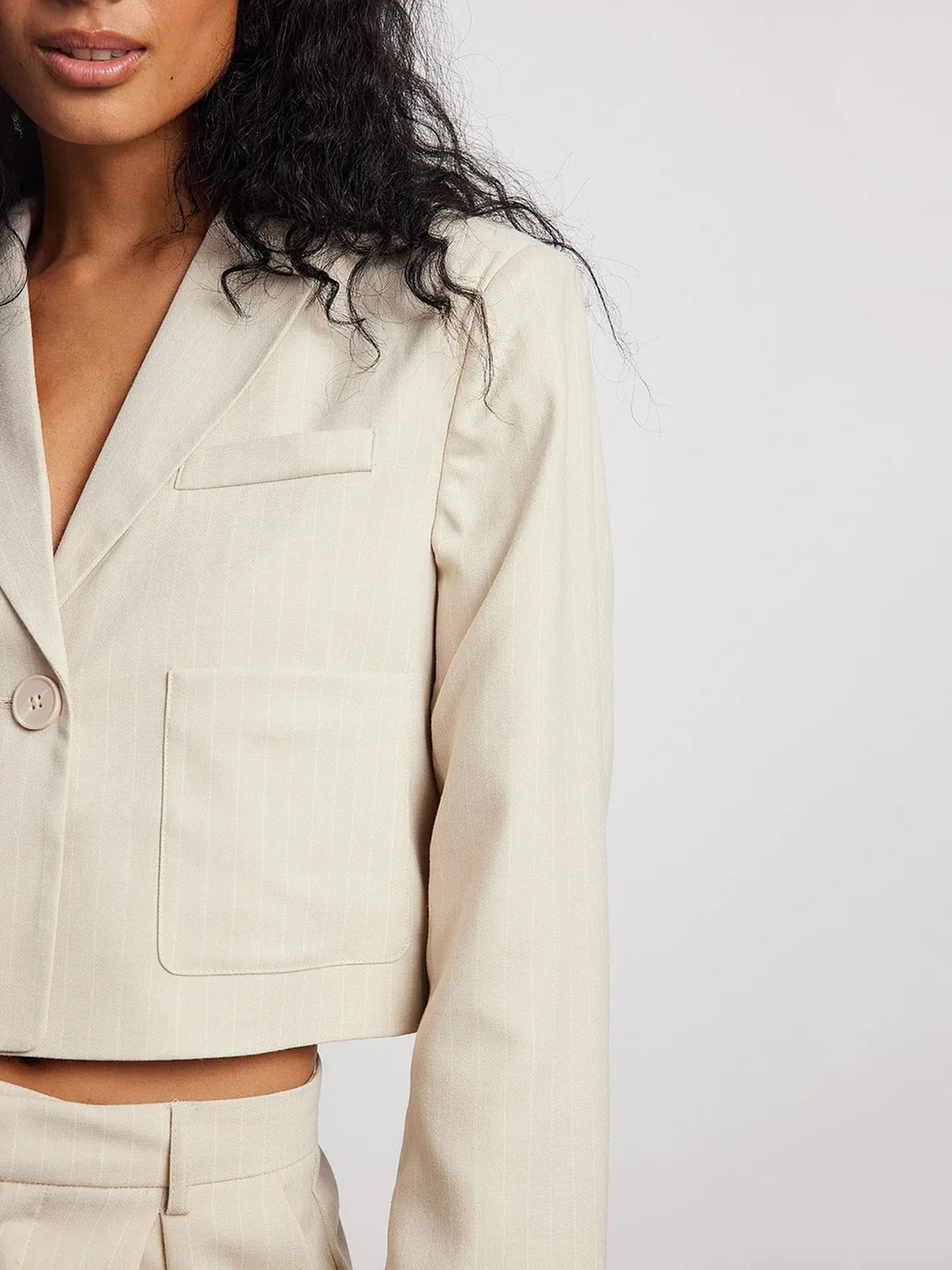 בלייזר פסים בגזרת קרופ MIMI A.R X NA-KD