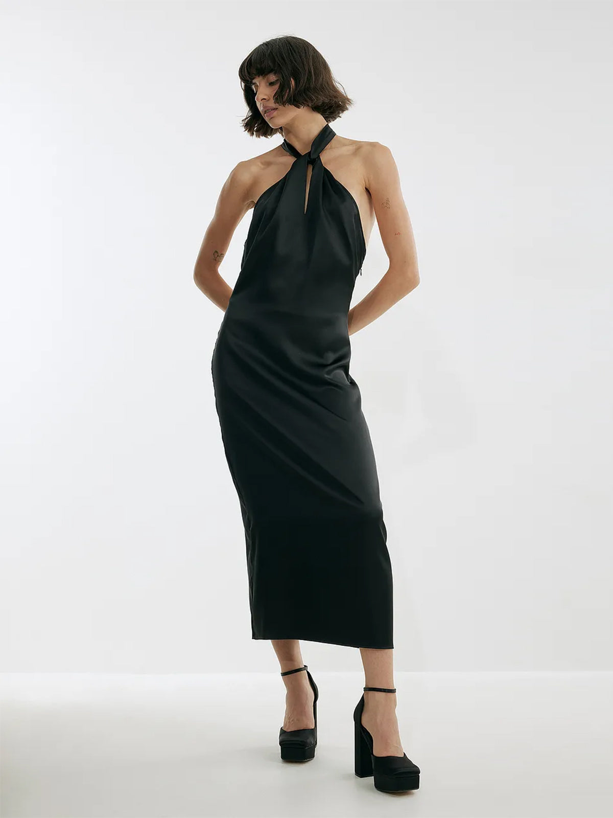 שמלת מידי סאטן צווארון קולר JOSEFINE HJ X NA-KD