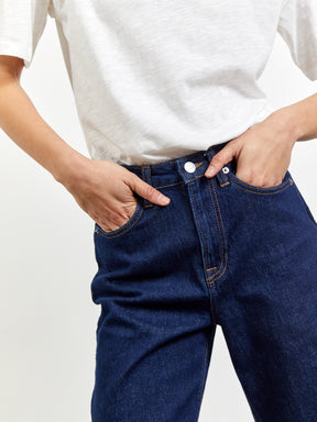 מכנסי ג'ינס עם שליץ