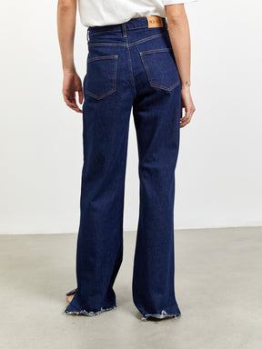 מכנסי ג'ינס עם שליץ