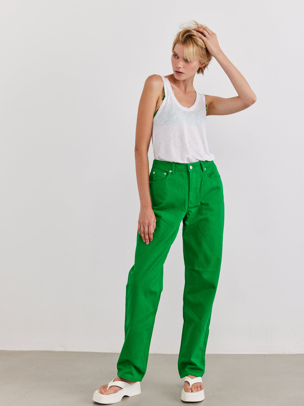 מכנסי ג'ינס בגזרת באגי Melissa Bentsen x NA-KD