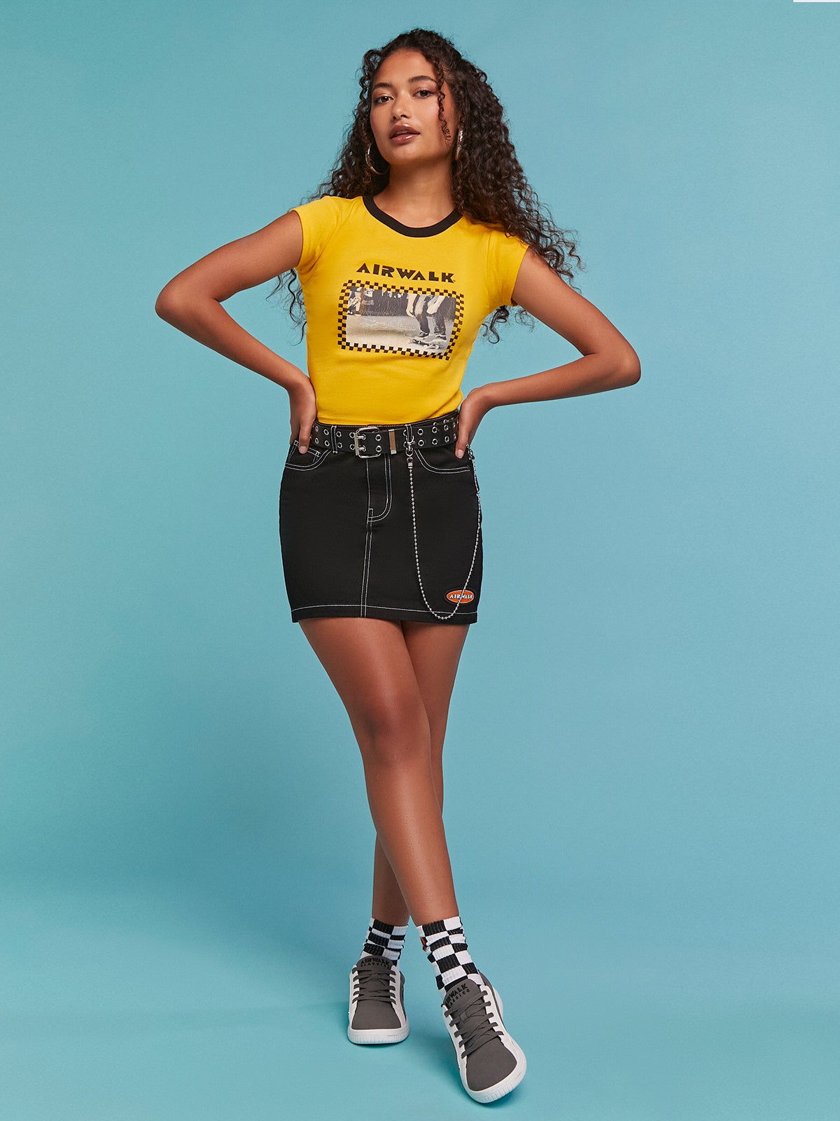 טופ קרופ עם הדפס גרפי Airwalk- FOREVER 21|פוראבר 21