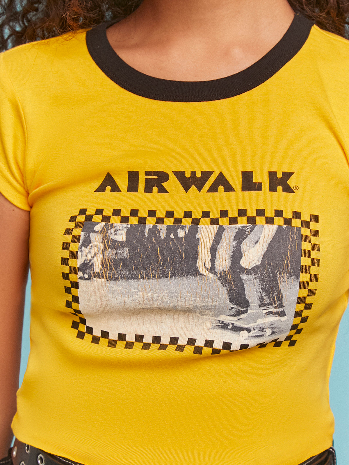 טופ קרופ עם הדפס גרפי Airwalk- FOREVER 21|פוראבר 21