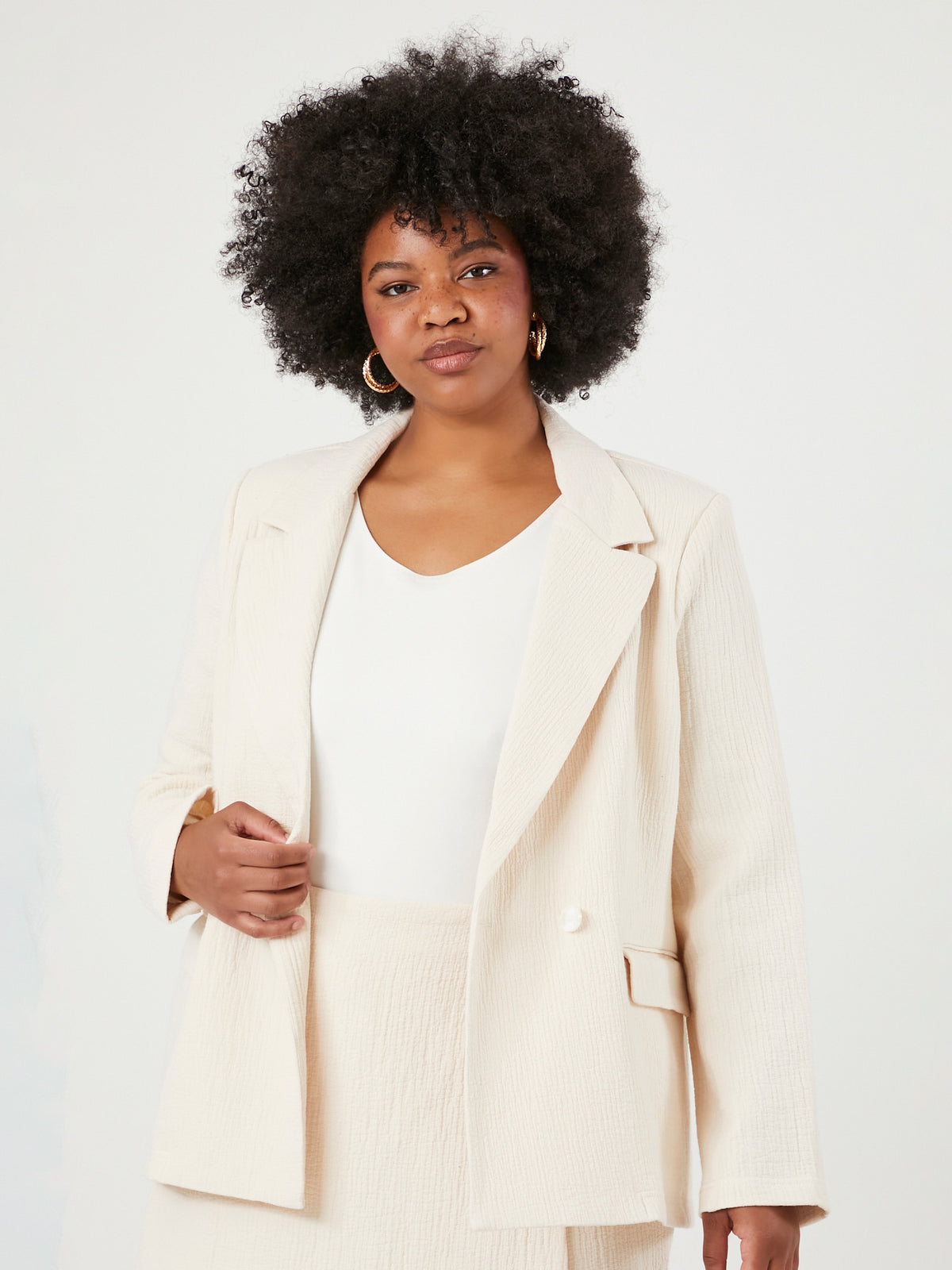 בלייזר בטקסטורה מקומטת PLUS SIZE