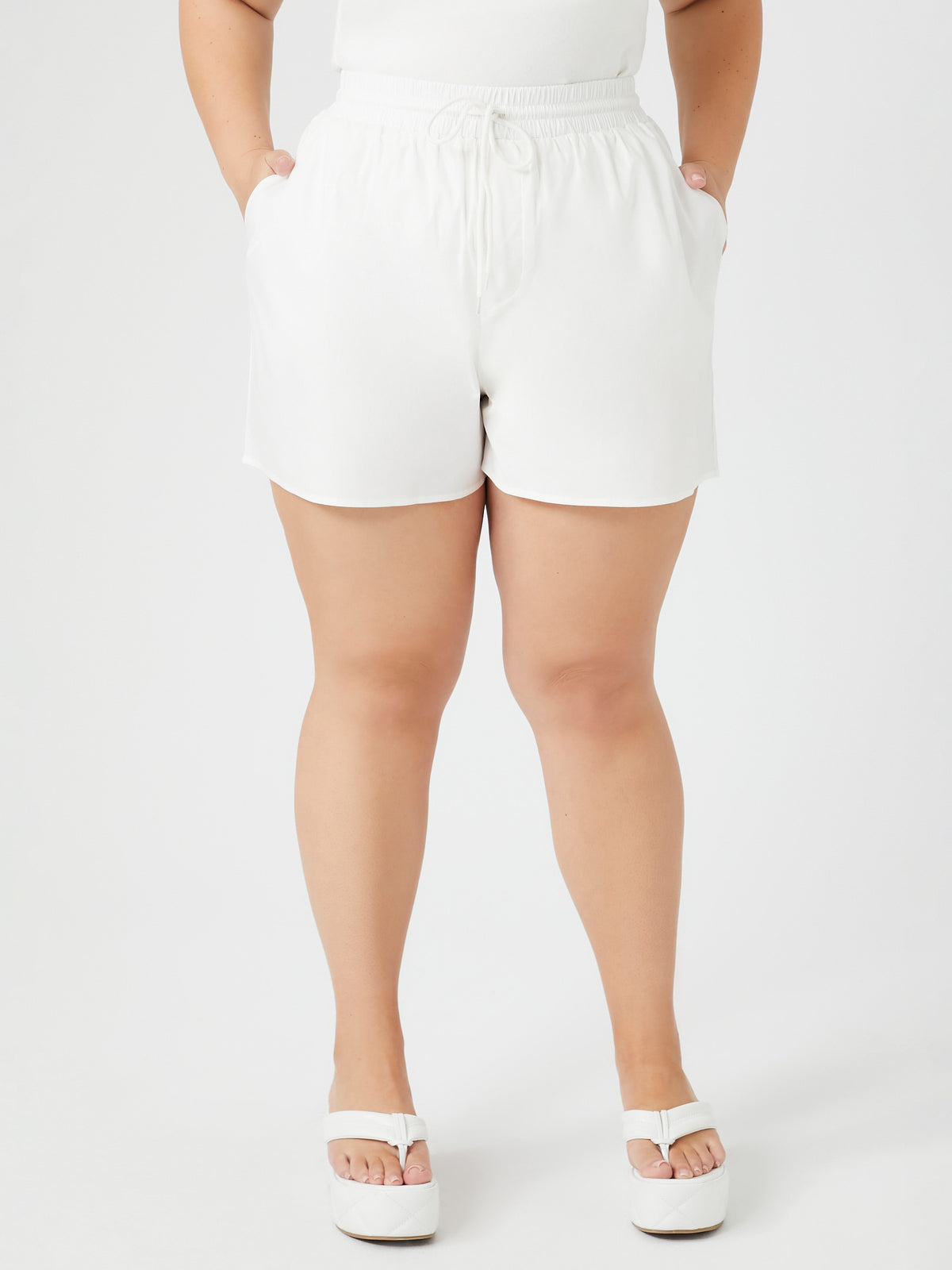 שורט בגזרה גבוהה PLUS SIZE