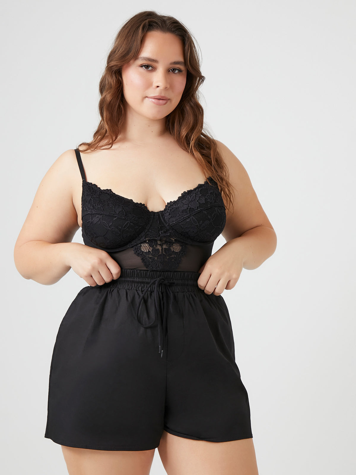 שורט בגזרה גבוהה PLUS SIZE