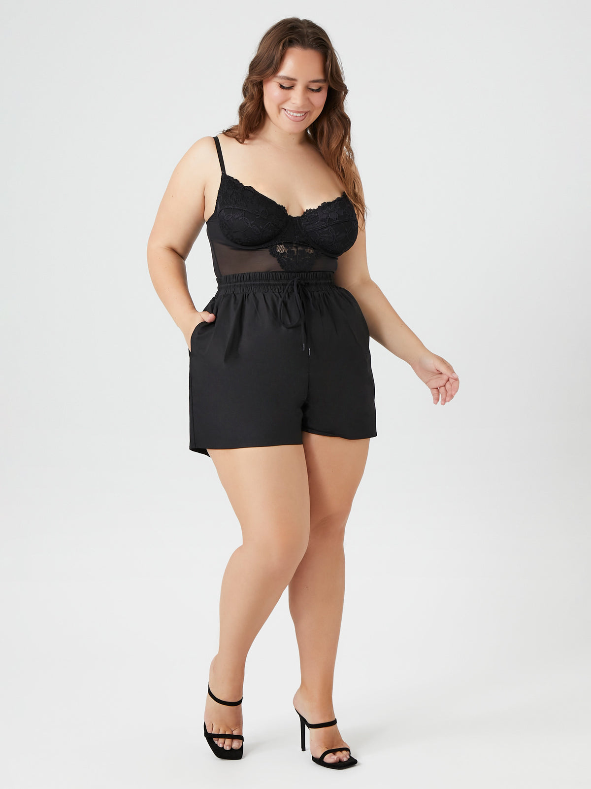שורט בגזרה גבוהה PLUS SIZE