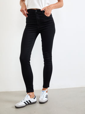 מכנסי ג'ינס SUPER SKINNY בגזרה גבוהה