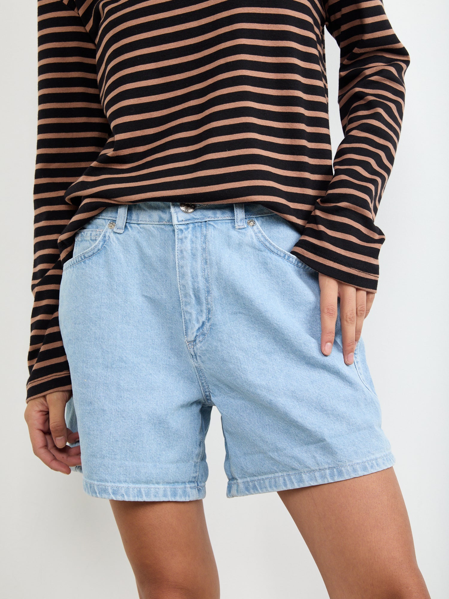 מכנסי שורט ג'ינס קצרים בגזרת MOM- Style River|סטייל ריבר