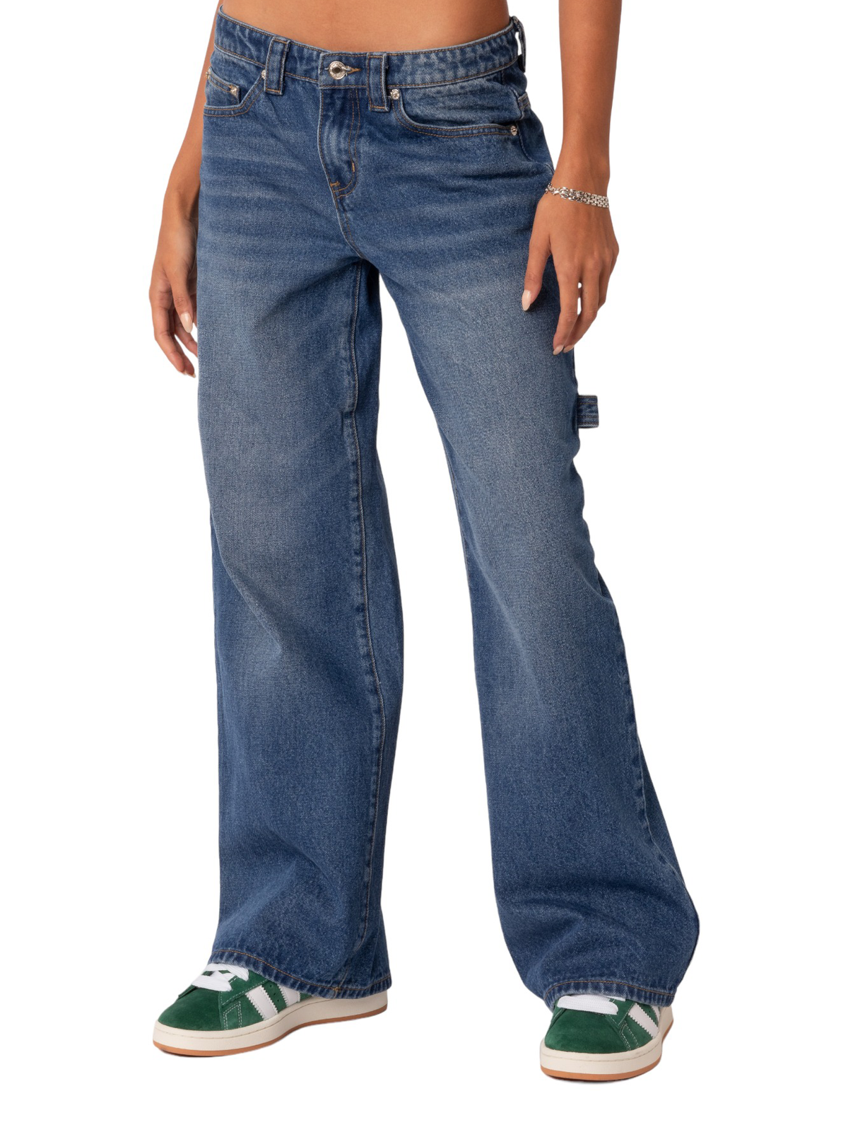 ג'ינס בגזרה נמוכה ורחבה
